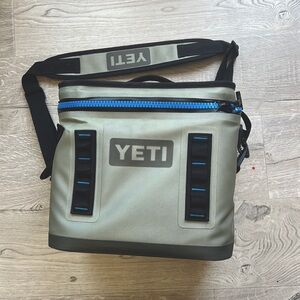 Yeti Hopper Flip 12 Soft Cooler Grey And Blue Coldcell Insulation Wide Mouth